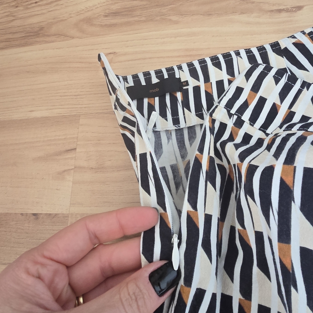 Patterned Skirt - Picture 6 of 7